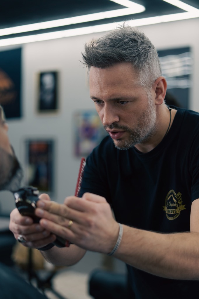 Romain Dagorne - Formateur & Coiffeur Barbier
